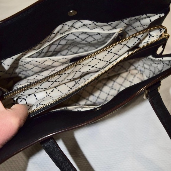 Great KATE SPADE black leather purse - Picture 4 of 4